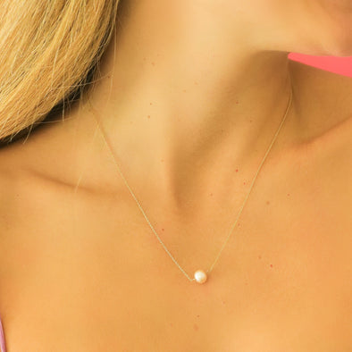 Din pearl necklace